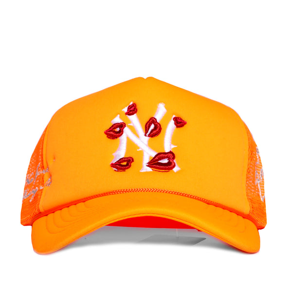 NY Is Kissing Me Hat